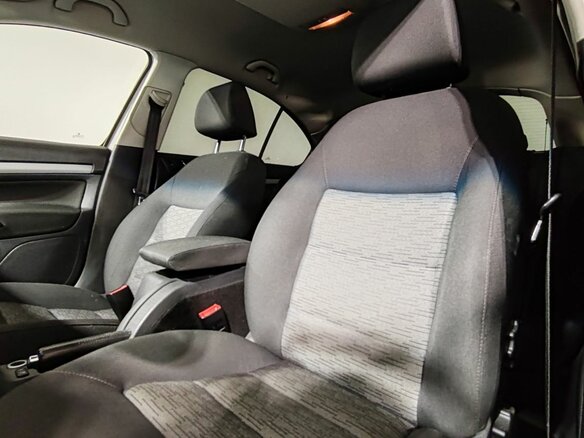 2013 Skoda Octavia DSG7 II (A5) Рестайлинг, белый - вид 12