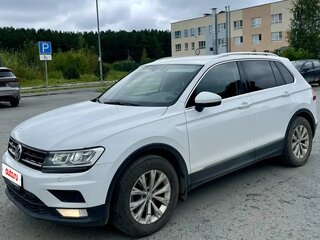 2017 Volkswagen Tiguan II, белый, 1650000 рублей, вид 3