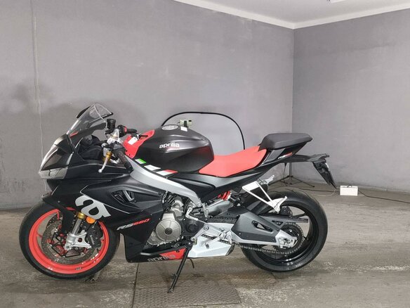 2021 Aprilia RS 660, чёрный