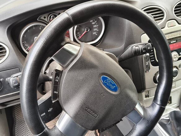 2010 Ford Focus II Рестайлинг, серебристый, 299000 рублей - вид 5