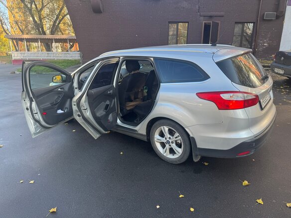 2013 Ford Focus III, серебристый, 470000 рублей - вид 3