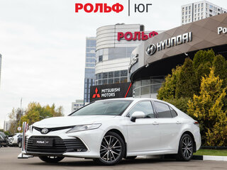 2021 Toyota Camry VIII (XV70) Рестайлинг, белый, 3168000 рублей, вид 1