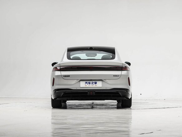 2026 Changan Qiyuan A06 28.39 kWh, серебристый, 2880000 рублей - вид 4