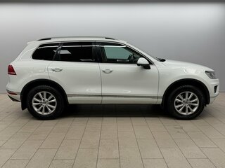2016 Volkswagen Touareg II Рестайлинг, белый, 2747000 рублей, вид 5