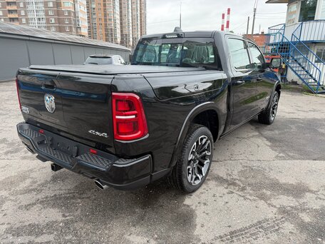 2026 Ram 1500 Crew Cab V Рестайлинг, чёрный, 9299999 рублей, вид 4