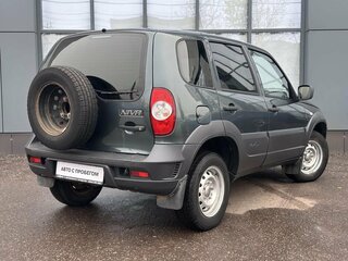 2018 Chevrolet Niva I Рестайлинг, зелёный, 700000 рублей, вид 5