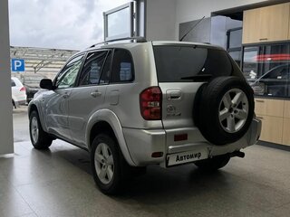 2005 Toyota RAV4 II (XA20) Рестайлинг, серебристый, 850000 рублей, вид 4