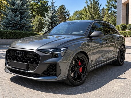 2025 Audi RS Q8 Performance I Рестайлинг, серый, вид 1