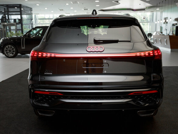 2026 Audi Q5 L III (GU), чёрный, 6399000 рублей - вид 8