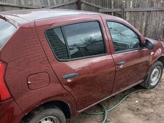 2014 Renault Sandero I, красный, 349000 рублей, вид 4
