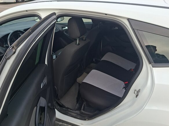 2011 Ford Focus III, белый - вид 17