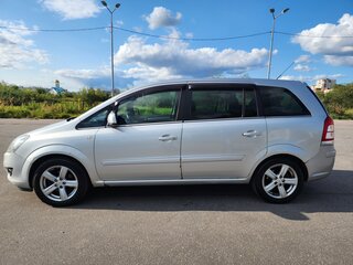 2011 Opel Zafira B Рестайлинг, серебристый, 890000 рублей, вид 2