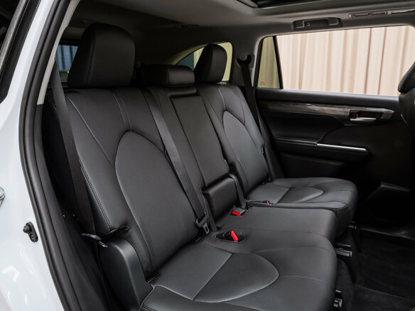 2026 Toyota Highlander IV (XU70), белый - вид 14