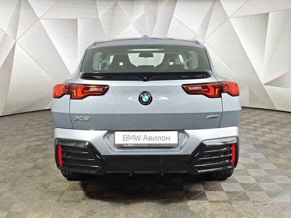 2024 BMW X2 xDrive25i II (U10), серый, 5600000 рублей - вид 3