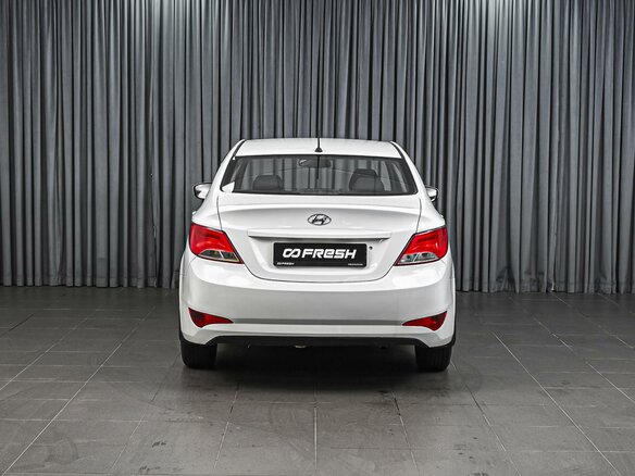 2015 Hyundai Solaris I Рестайлинг, белый - вид 3