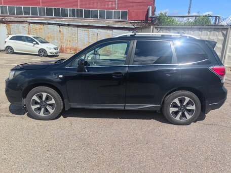 2018 Subaru Forester IV Рестайлинг 2, чёрный, 2000000 рублей, вид 4