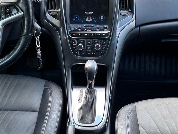 2013 Opel Astra J Рестайлинг, чёрный, 690000 рублей - вид 14