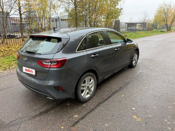 2020 Kia Ceed III, серый, 1725000 рублей - вид 4