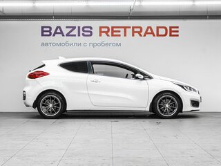 2017 Kia Ceed II Рестайлинг, белый, 1574000 рублей, вид 4