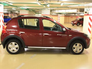 2012 Renault Sandero Stepway I, красный, 850000 рублей, вид 3