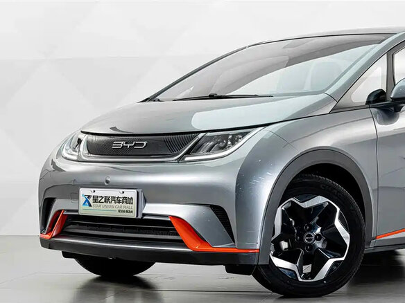 2023 BYD Dolphin 44.9 kWh I, серебристый, 1810000 рублей - вид 5