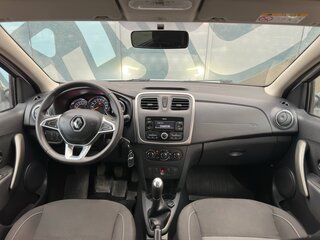 2020 Renault Logan Stepway II Рестайлинг, белый, 950000 рублей, вид 2