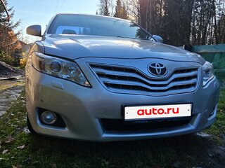 2010 Toyota Camry VI (XV40) Рестайлинг, серебристый, 930000 рублей, вид 3