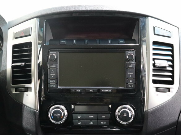 2014 Mitsubishi Pajero IV Рестайлинг 2, чёрный - вид 15