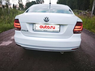 2017 Volkswagen Polo V Рестайлинг, белый, 895000 рублей, вид 5