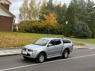 2011 Mitsubishi L200 IV, серебристый, 1499000 рублей, вид 2