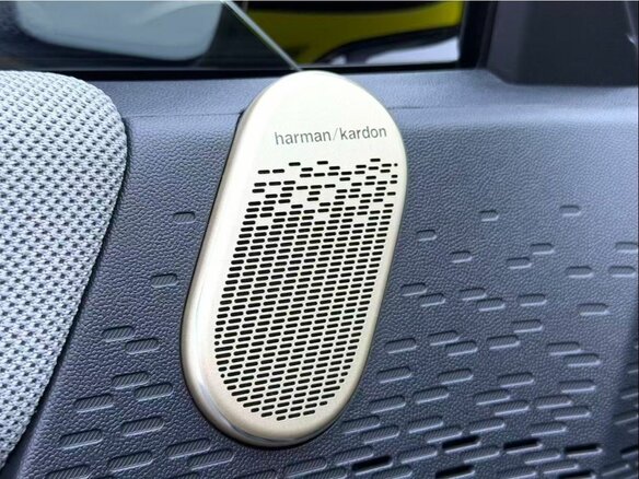 2025 Mini Hatch Cooper Electric SE IV (F65/F66/J01), жёлтый, 5540000 рублей - вид 11