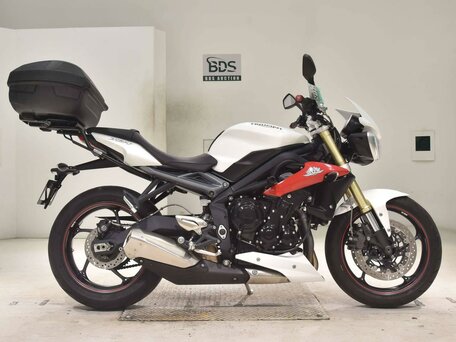 2017 Triumph Street Triple, белый, 695000 рублей, вид 2