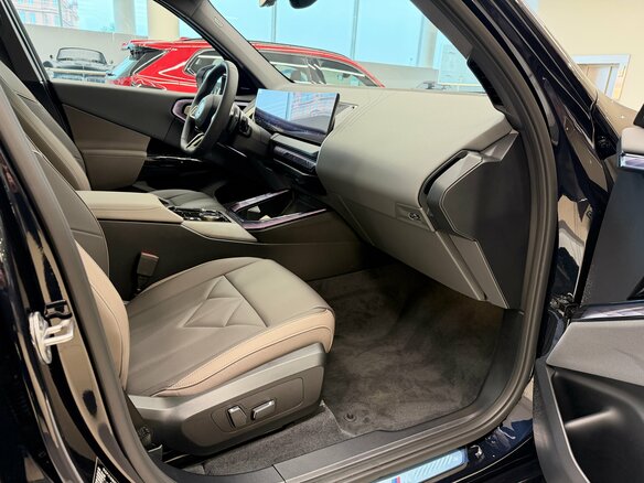2026 BMW X3 Long 30L xDrive IV (G45/G48), чёрный, 7190000 рублей - вид 13