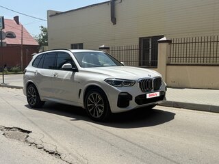 2019 BMW X5 30d IV (G05/G18), белый, 5850000 рублей, вид 3