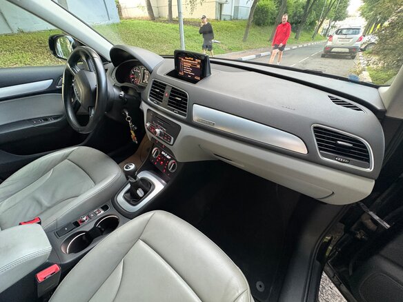 2012 Audi Q3 I (8U), чёрный - вид 5
