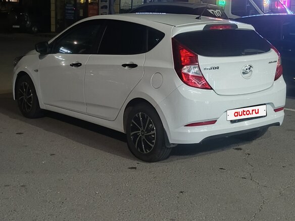 2015 Hyundai Solaris I Рестайлинг, белый, 599000 рублей - вид 9