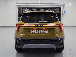 2023 Kia Seltos I Рестайлинг, золотистый, 1950000 рублей, вид 3