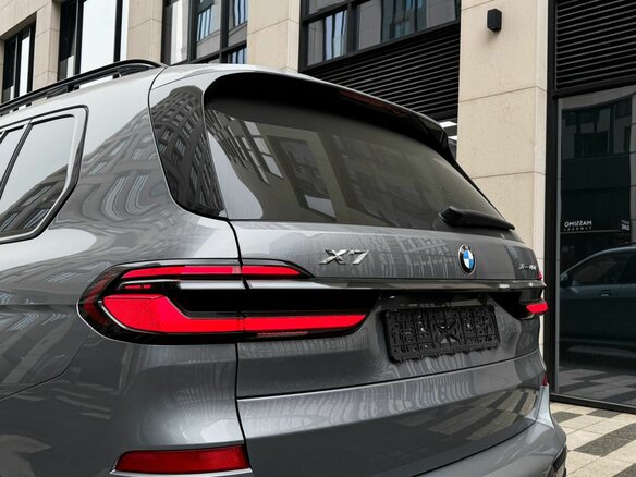 2025 BMW X7 40i I (G07) Рестайлинг, серый, 13999000 рублей - вид 8