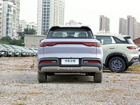 2026 BYD Yuan Up 45.12 kWh, серебристый, 2150000 рублей, вид 4