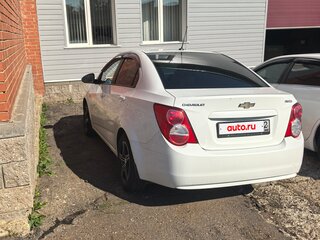 2013 Chevrolet Aveo II, белый, 540000 рублей, вид 2