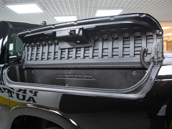 2026 Ram 1500 Crew Cab V Рестайлинг, чёрный, 10499000 рублей - вид 28