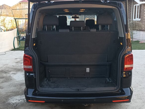 2013 Volkswagen Multivan T5 Рестайлинг, чёрный, 1940000 рублей - вид 28