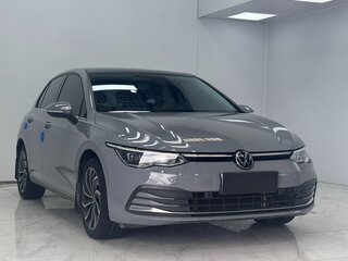 2022 Volkswagen Golf VIII, серый, 1745000 рублей, вид 1