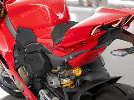 2026 Ducati Panigale V4, красный, 3990000 рублей, вид 3