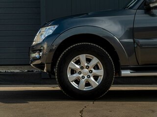 2015 Mitsubishi Pajero IV Рестайлинг 2, серый, 2599000 рублей, вид 5