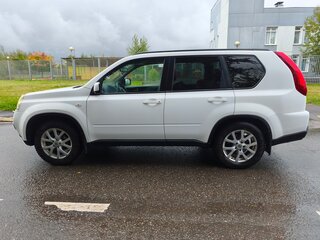 2011 Nissan X-Trail II Рестайлинг, белый, 980000 рублей, вид 1