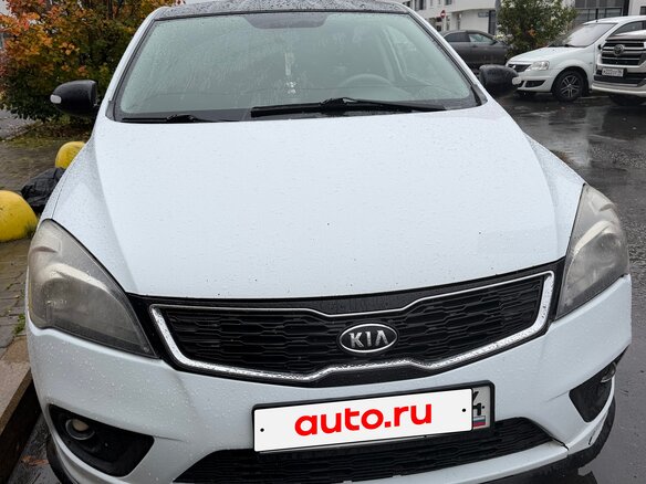 2011 Kia Ceed I Рестайлинг, белый, 650000 рублей