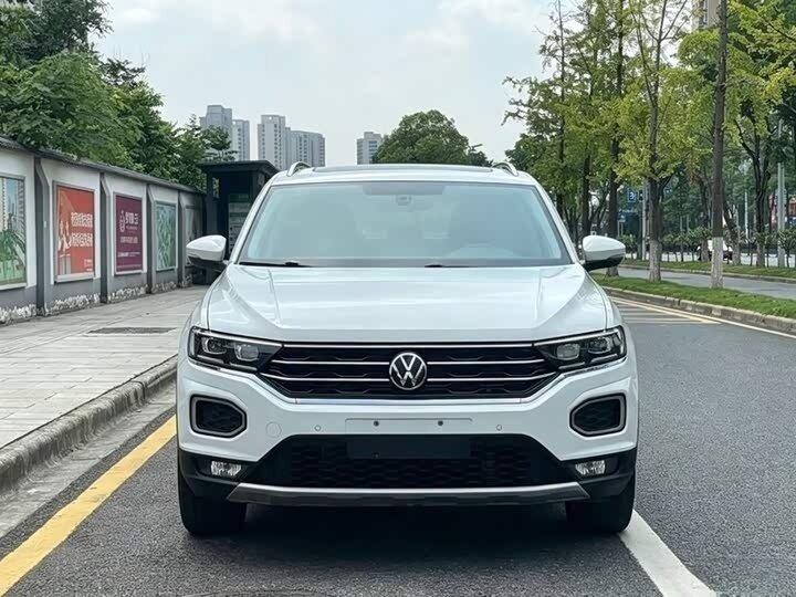 Открыть фотографии: Volkswagen T-Roc I (China Market)