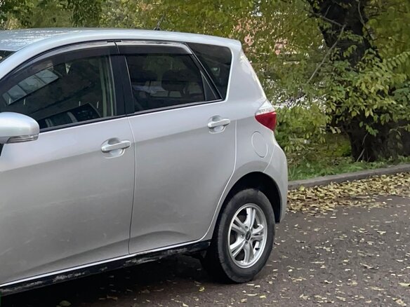 2012 Toyota Ractis II, серый - вид 3