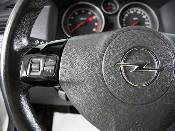 2011 Opel Astra H Рестайлинг, белый, 769000 рублей - вид 12
